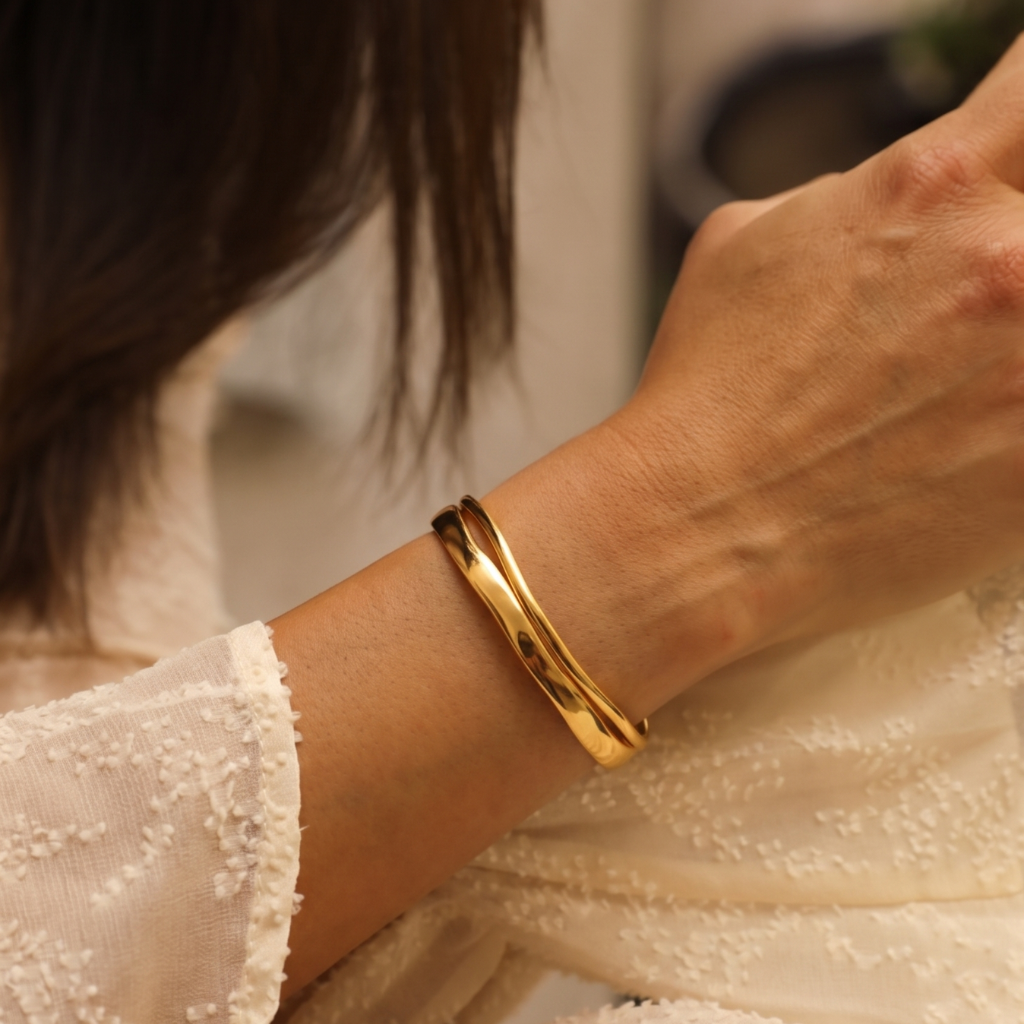 Ondine Wavy Cuff product view 2