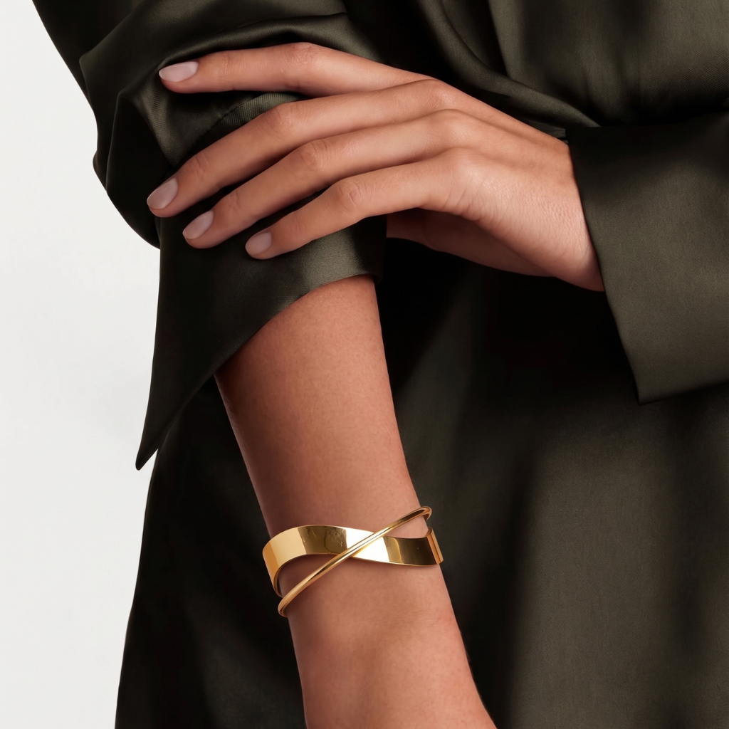 Eterna Sculpted Flow Cuff product view 2