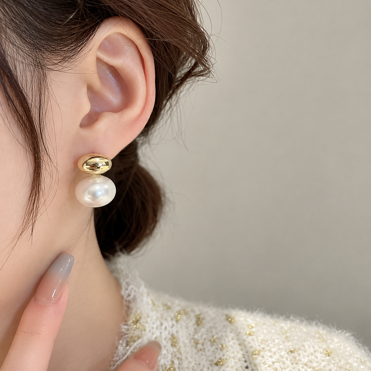 Oval Pearl Stud Earrings